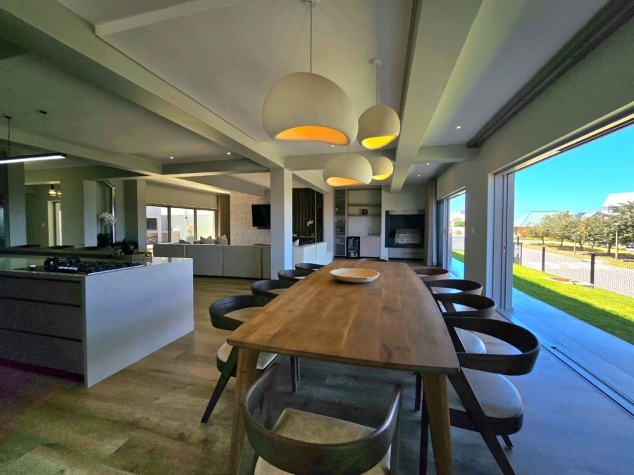4 Bedroom Property for Sale in Outeniqua Strand Western Cape